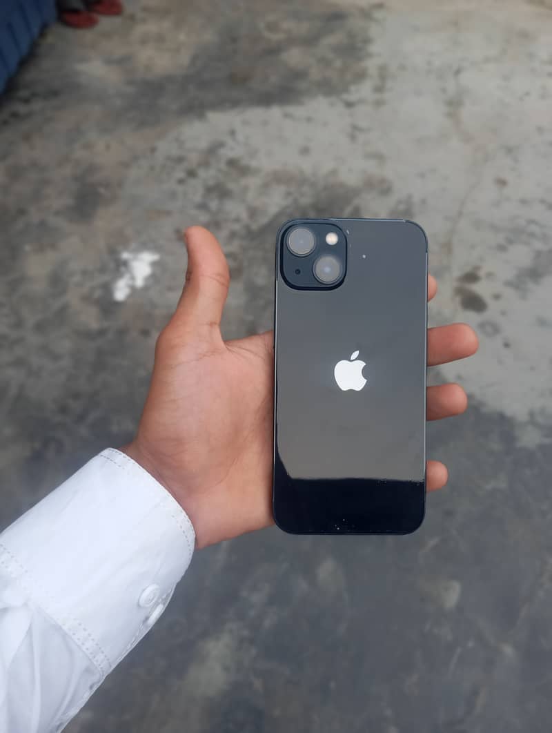 Apple iPhone 13 8
