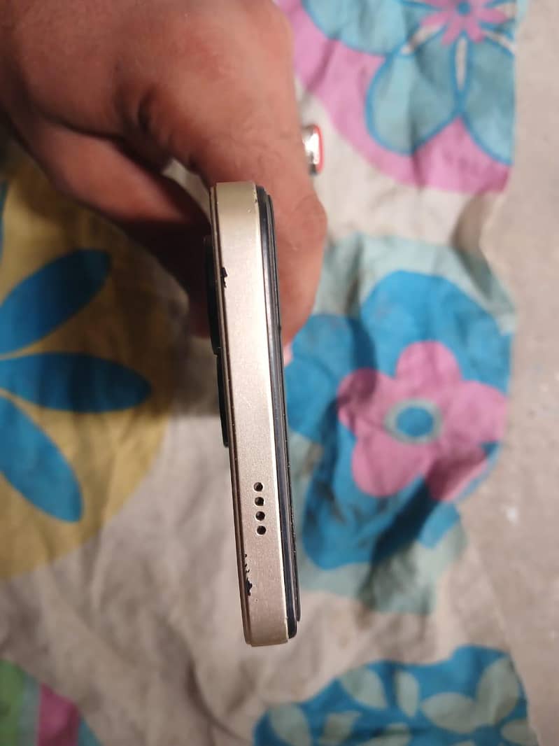 Tecno Spark 20C 4