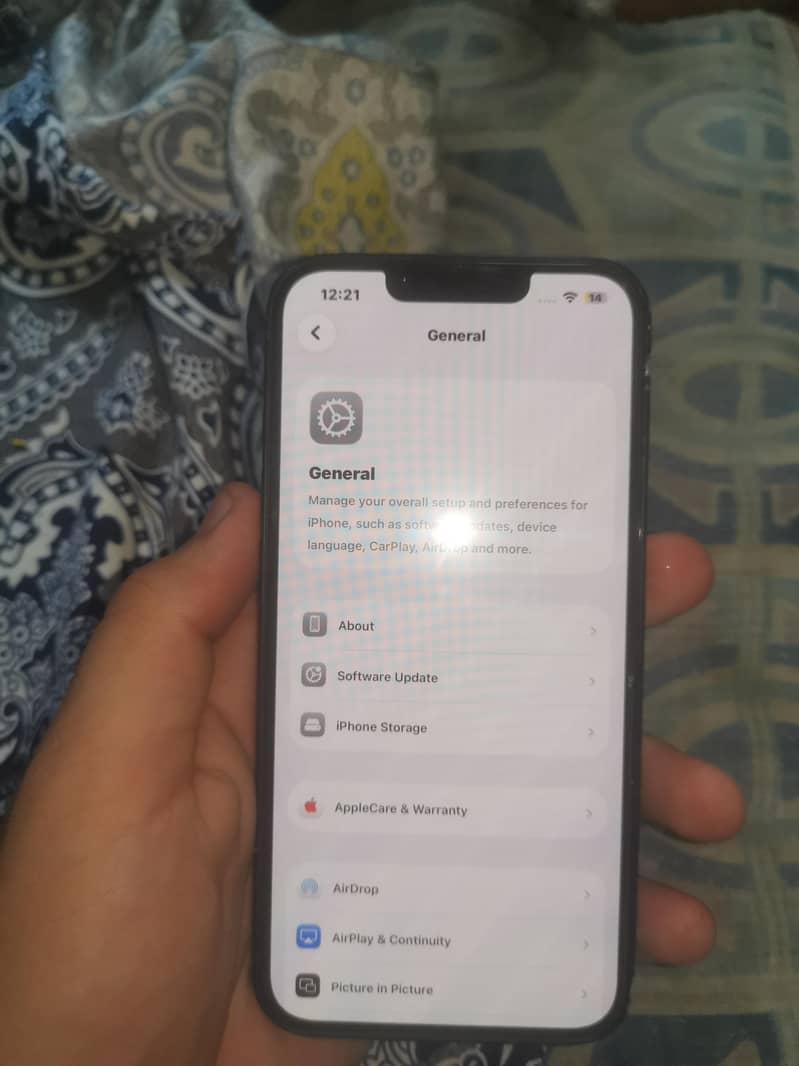 Apple iPhone 13 2