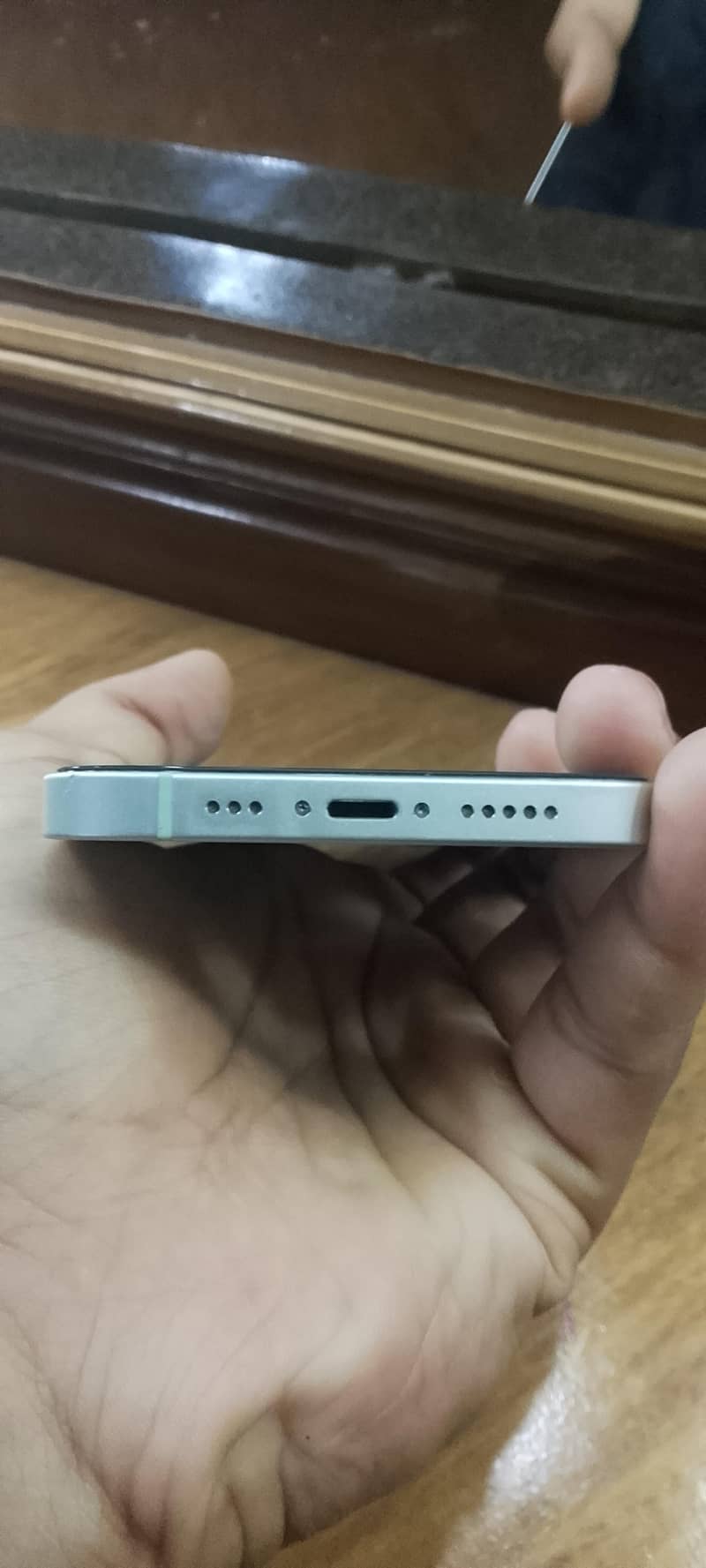 Apple iPhone 12 4