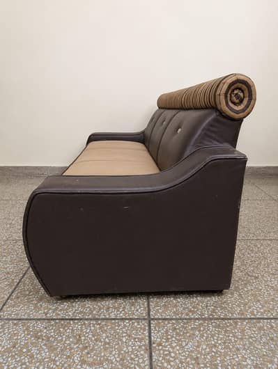 Used leather sofa set urgent sale