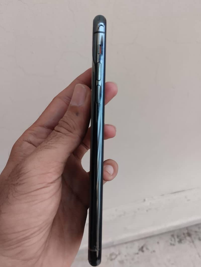 iPhone 11 Pro Max (PTA approved) 6