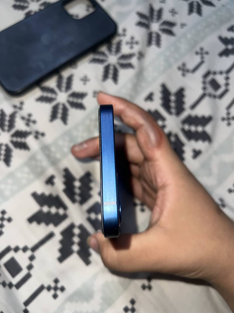 Apple iPhone 12 LLA MODEL 4