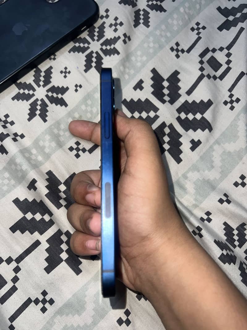 Apple iPhone 12 LLA MODEL 7