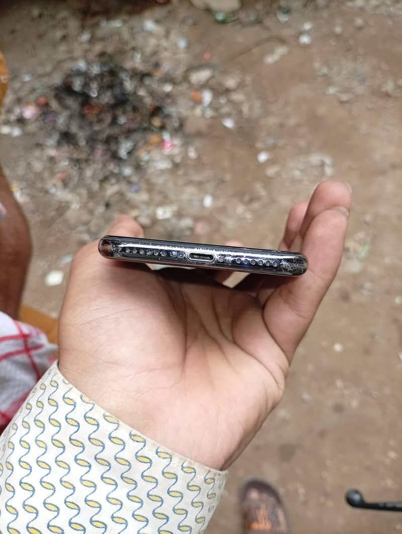 Apple iPhone X 2