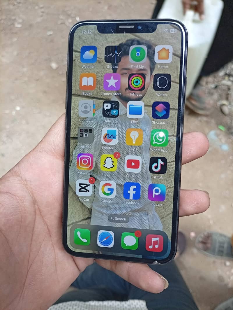 Apple iPhone X 3