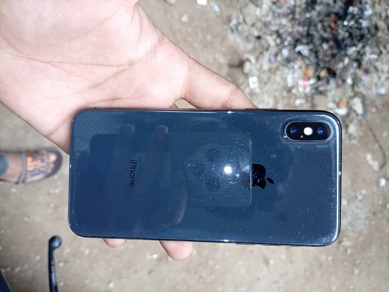 Apple iPhone X 4