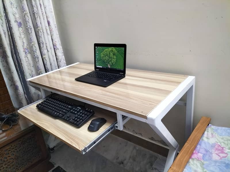 Computer/Laptop table. 4