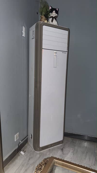 2 Ton Inverter almost new