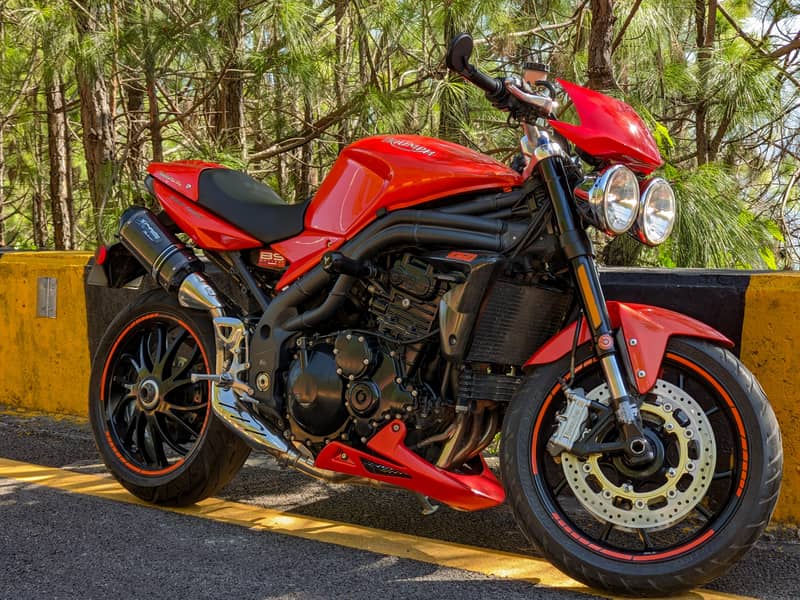 Triumph Speed Triple 1