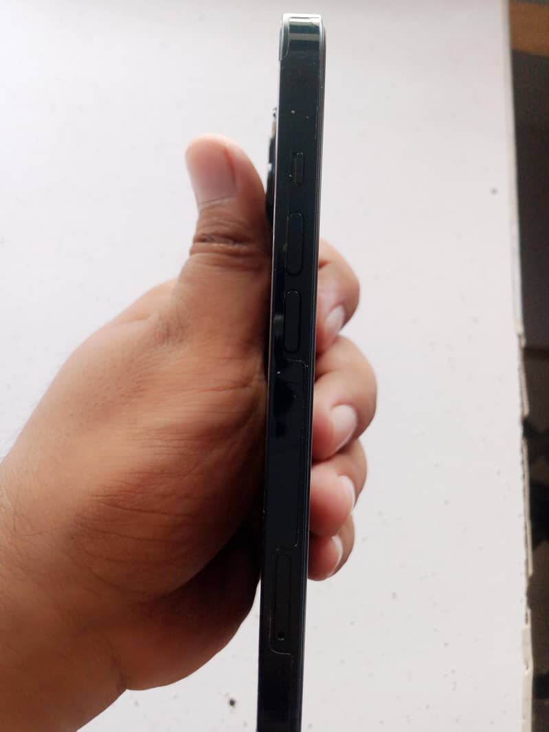 Apple iPhone 13 3