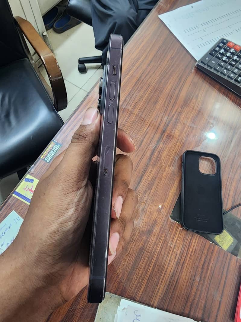Apple iPhone 14 Pro Max 4