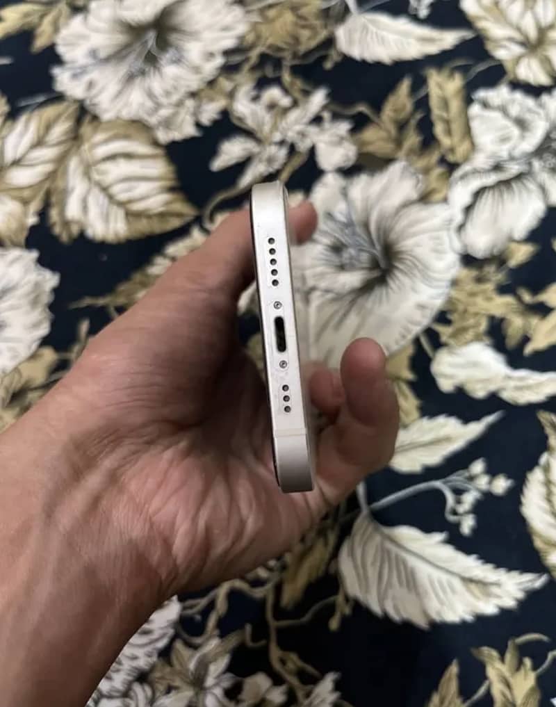 Apple iPhone 12 3