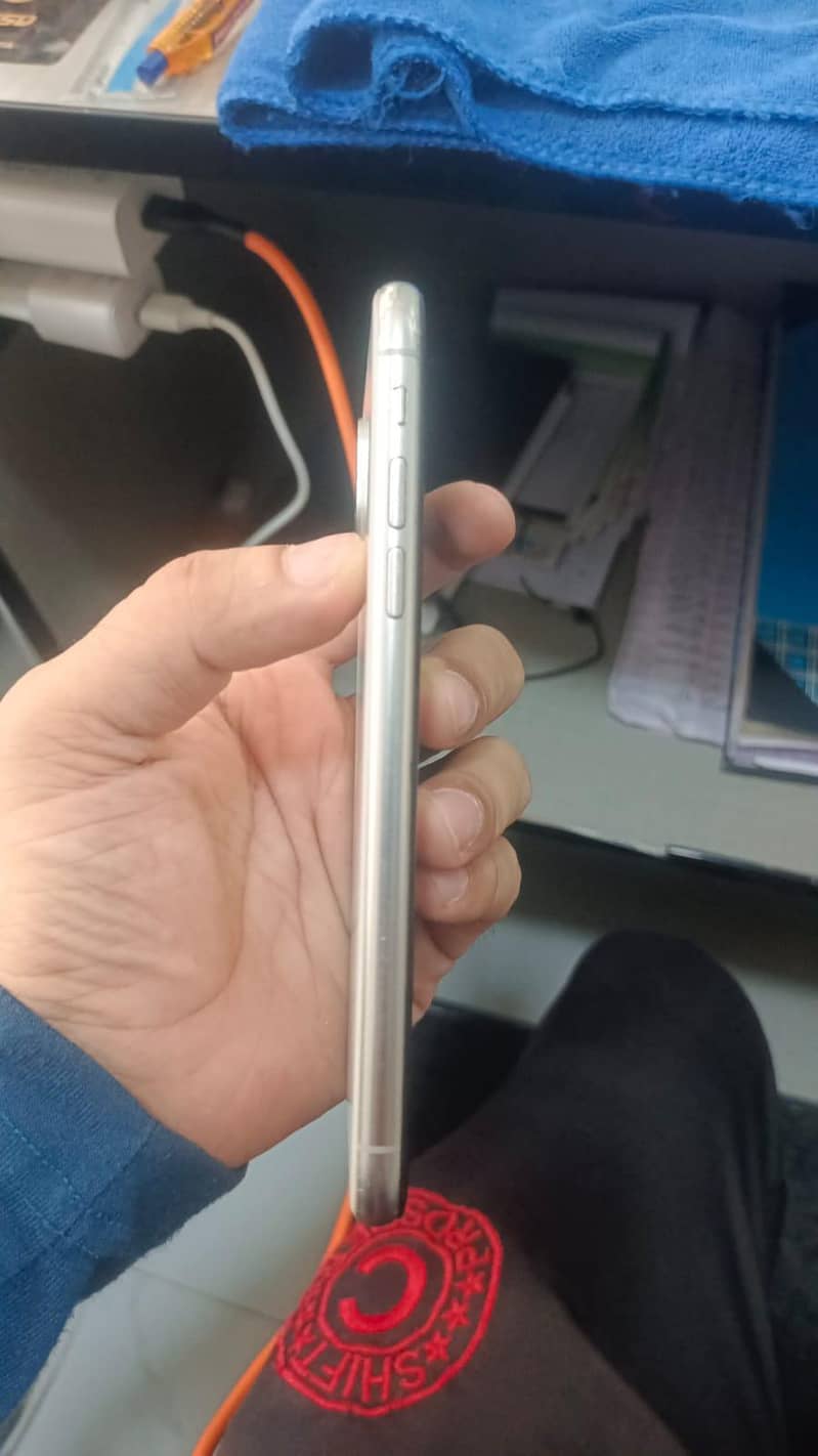 Apple iPhone X 1