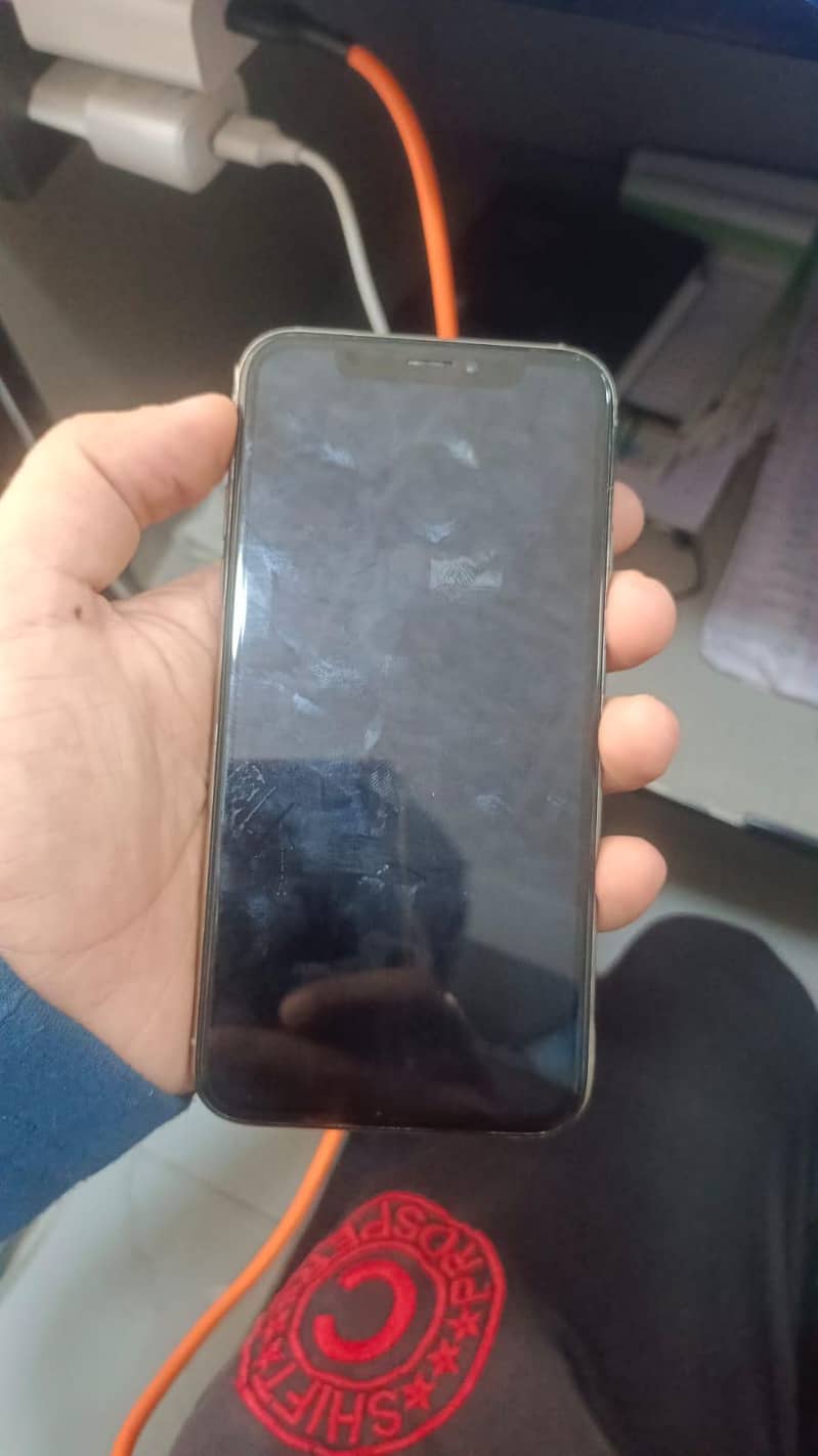 Apple iPhone X 4