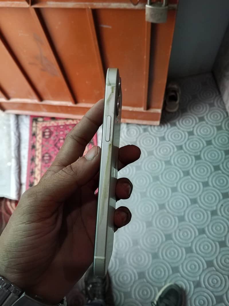 Apple iPhone 12 1