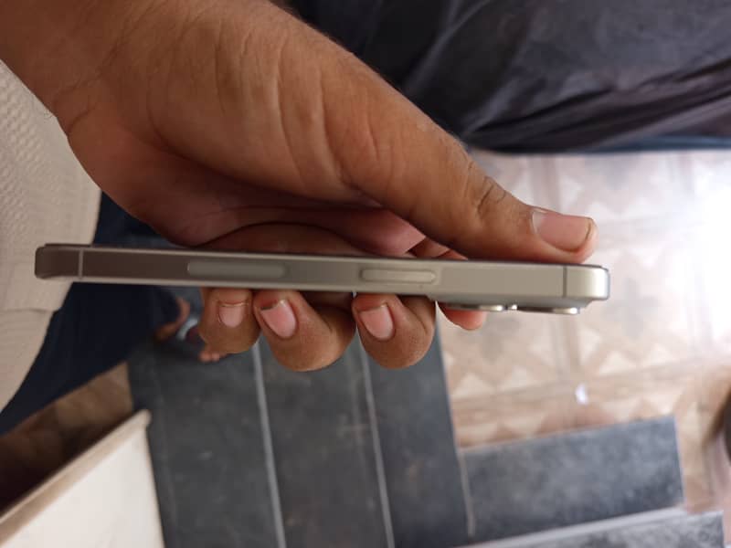 Apple iPhone 15 Pro 1