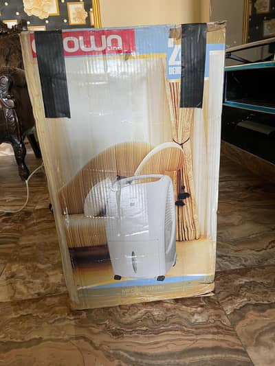 crown de humidifier from U. A. E