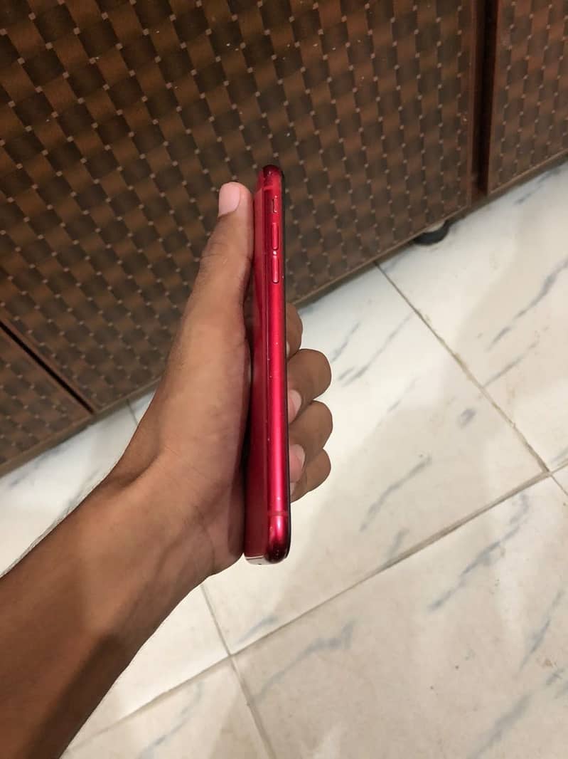 Apple iPhone 11 3