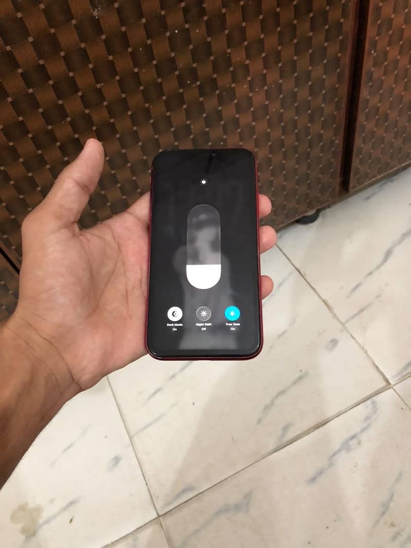 Apple iPhone 11 4