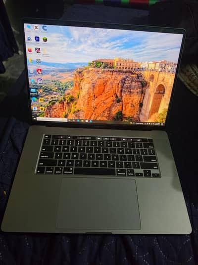 Macbook Pro 2019 i9 32gb 8GB Graphics