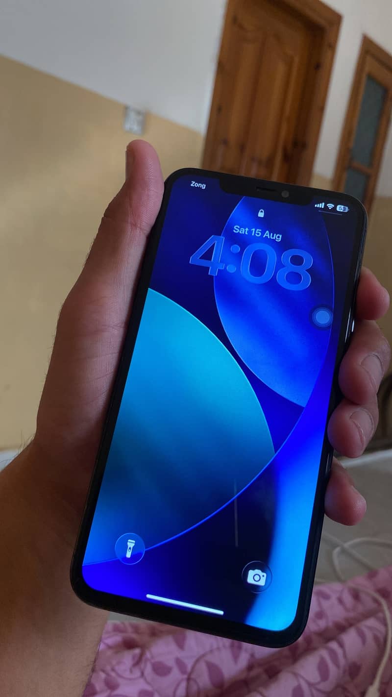 Apple iPhone 11 Pro Max 2