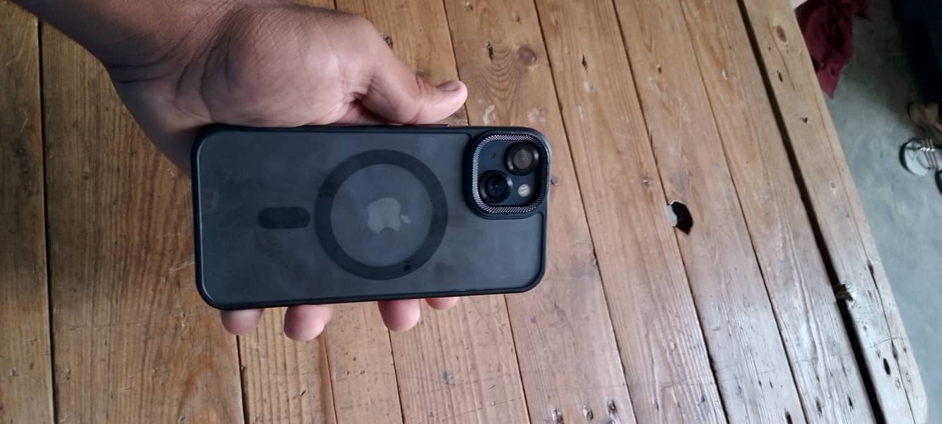 Apple iPhone 13 5