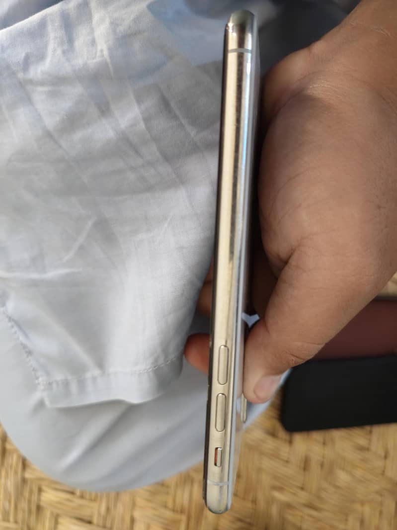 Apple iPhone X 2