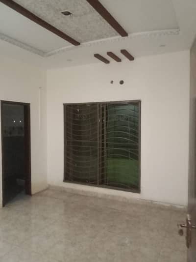 Allama Iqbal Town 10 Marla Upper Portion For Rent