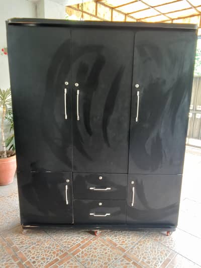 Spacious Wooden Wardrobe – Good Condition