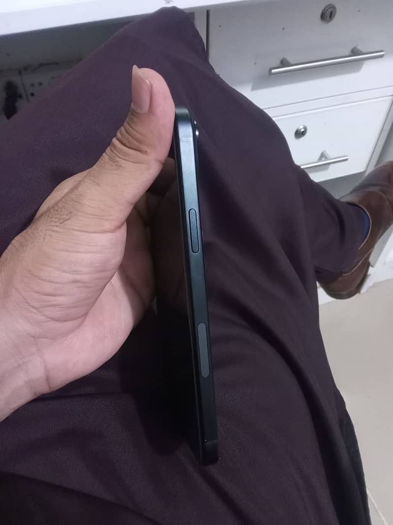 Apple iPhone 15 plus 2