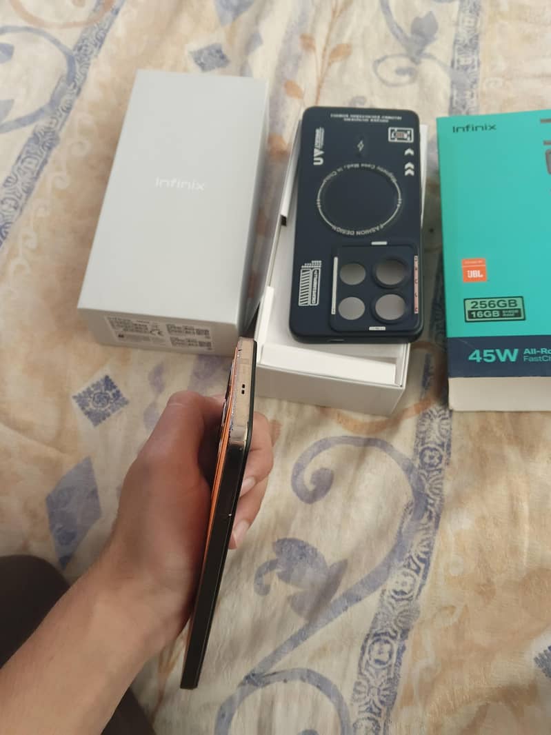 Infinix Note 30 7