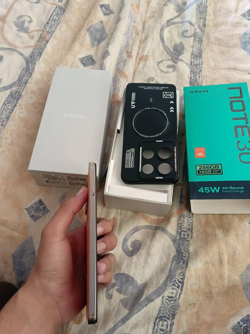Infinix Note 30 9