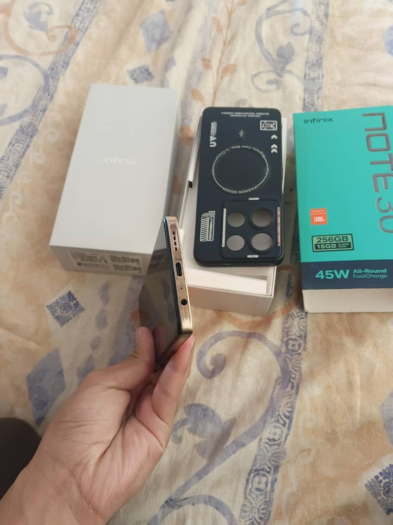 Infinix Note 30 11