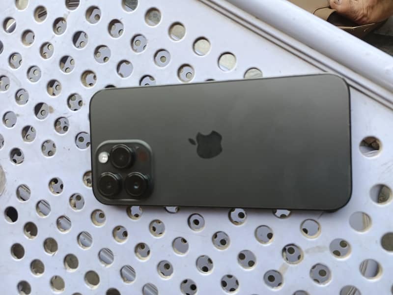 Apple iPhone 14 Pro Max 0