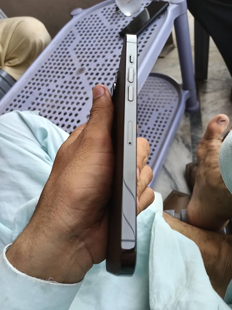 Apple iPhone 14 Pro Max 2