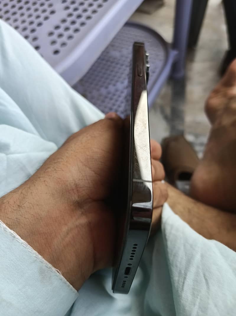 Apple iPhone 14 Pro Max 4