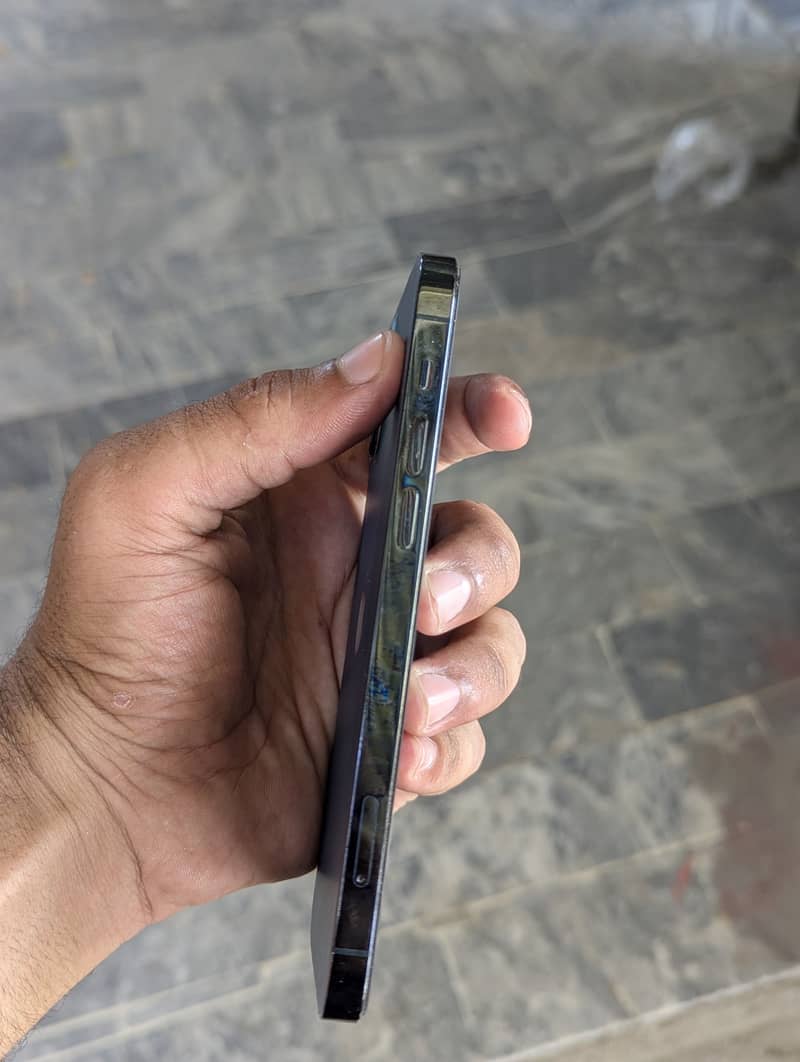 Apple iPhone 12 Pro 2