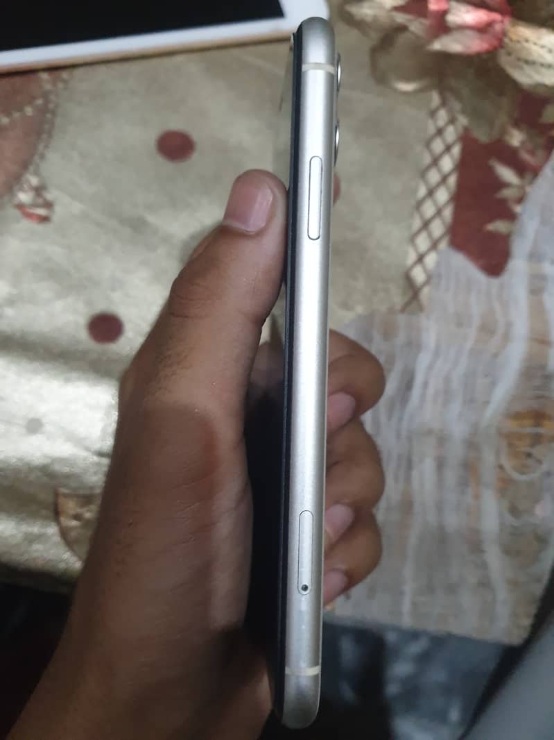 Apple iPhone 11 2