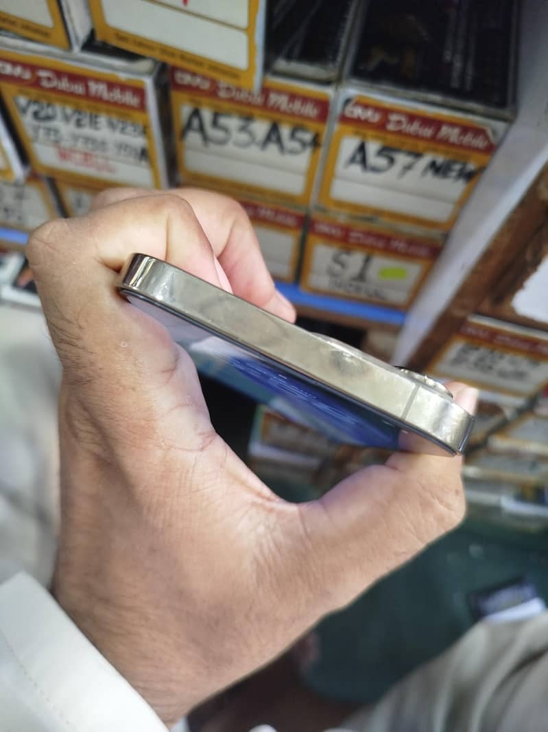 Apple iPhone 13 Pro Max 0