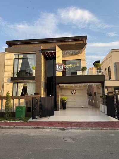 A BEAUTIFUL 10 MARLA HOUSE FOR SALE IN IQBAL BLOCK BAHRIA TOWN LAHORE