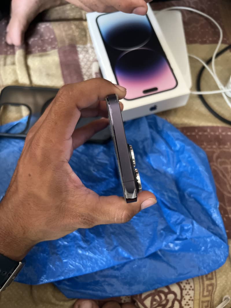Apple iPhone 14 Pro Max 1