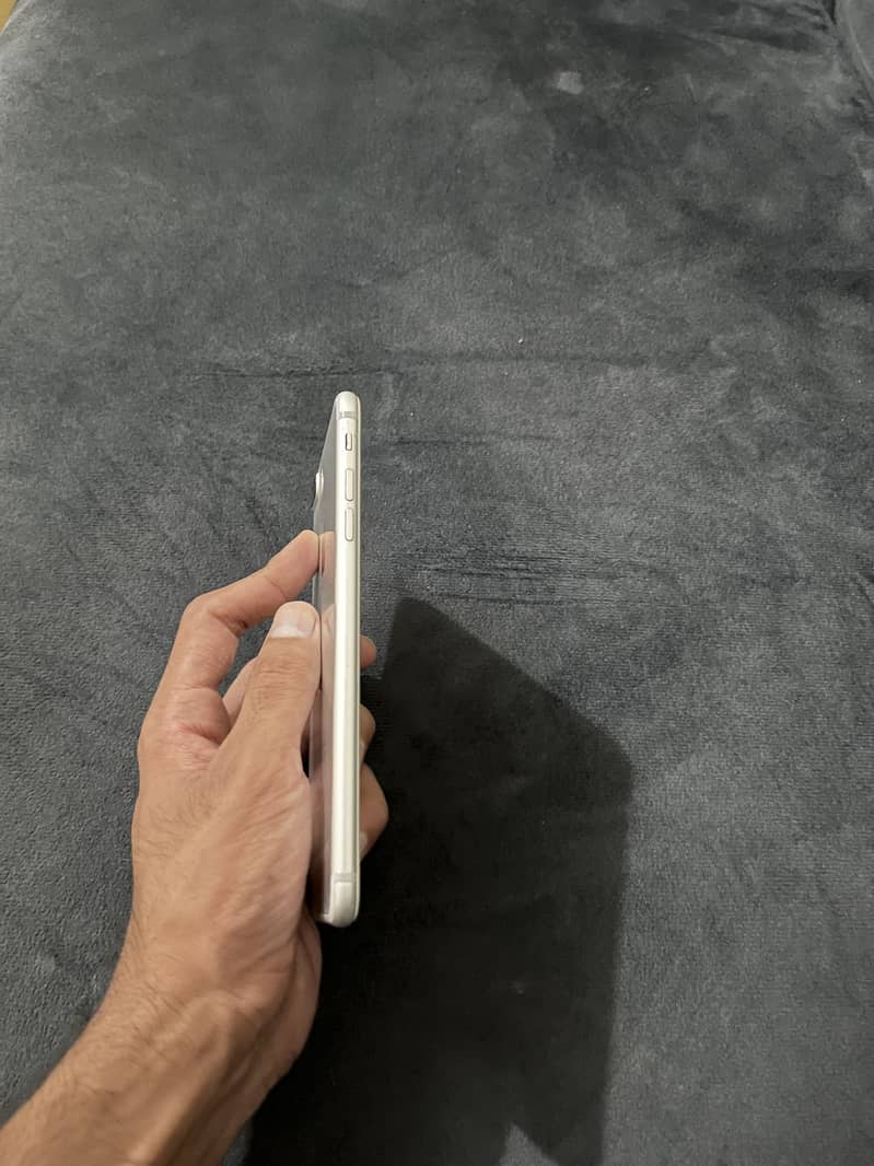 Apple iPhone 7 Plus 1