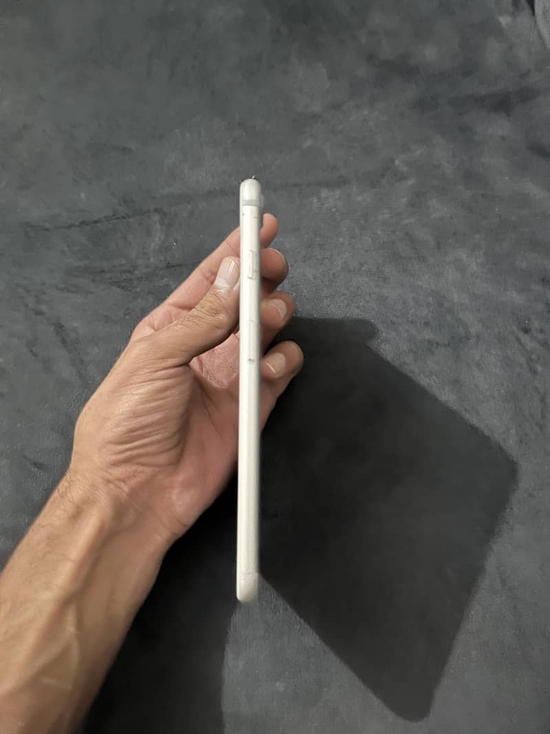 Apple iPhone 7 Plus 3