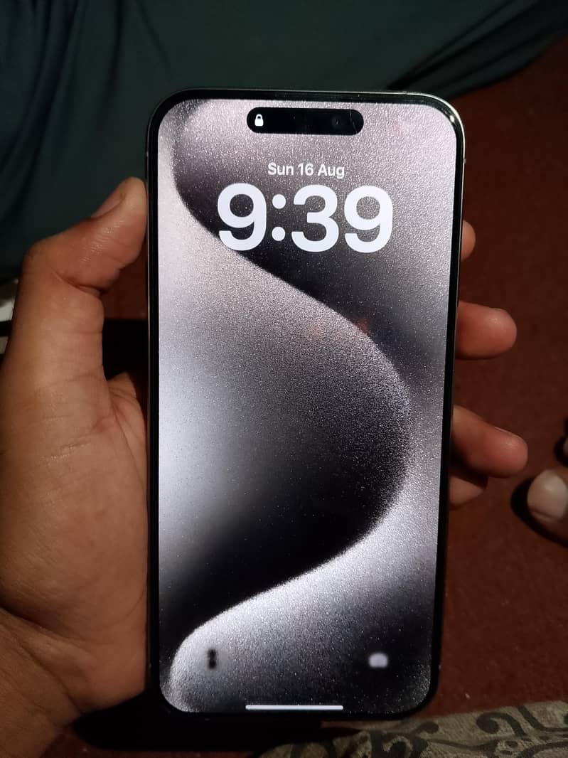 Apple iPhone 15 Pro Max 1