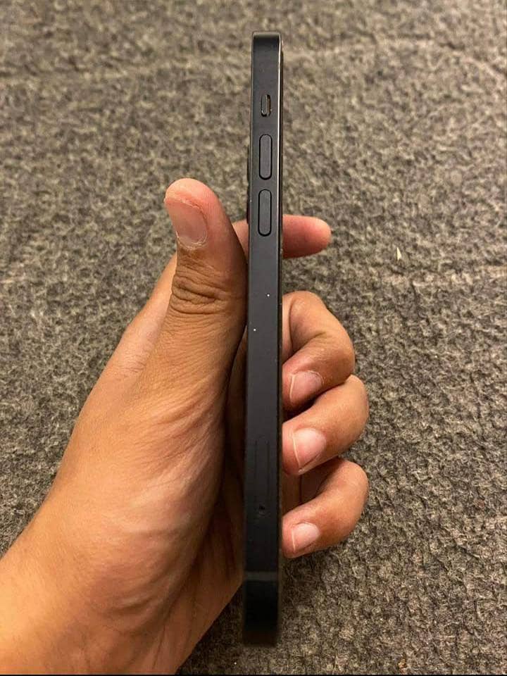 Apple iPhone 12 2