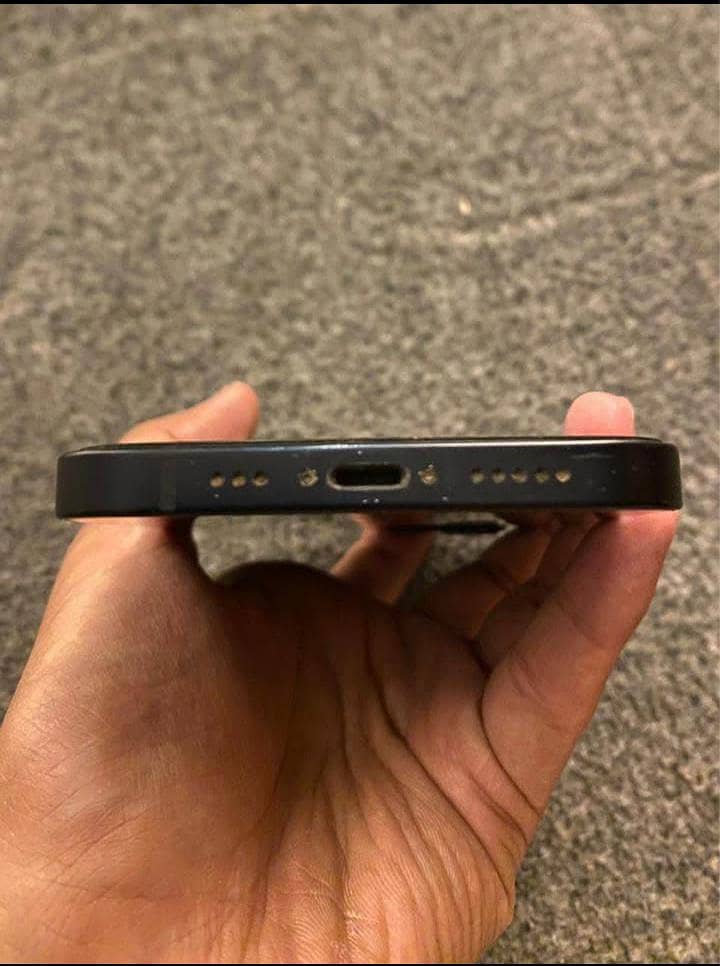Apple iPhone 12 3