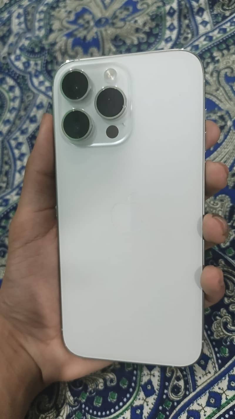 Apple iPhone 14 Pro Max 3