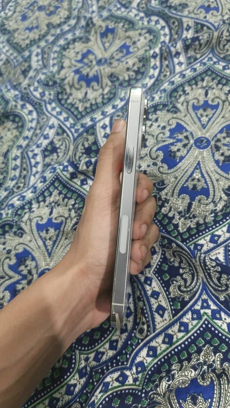 Apple iPhone 14 Pro Max 5