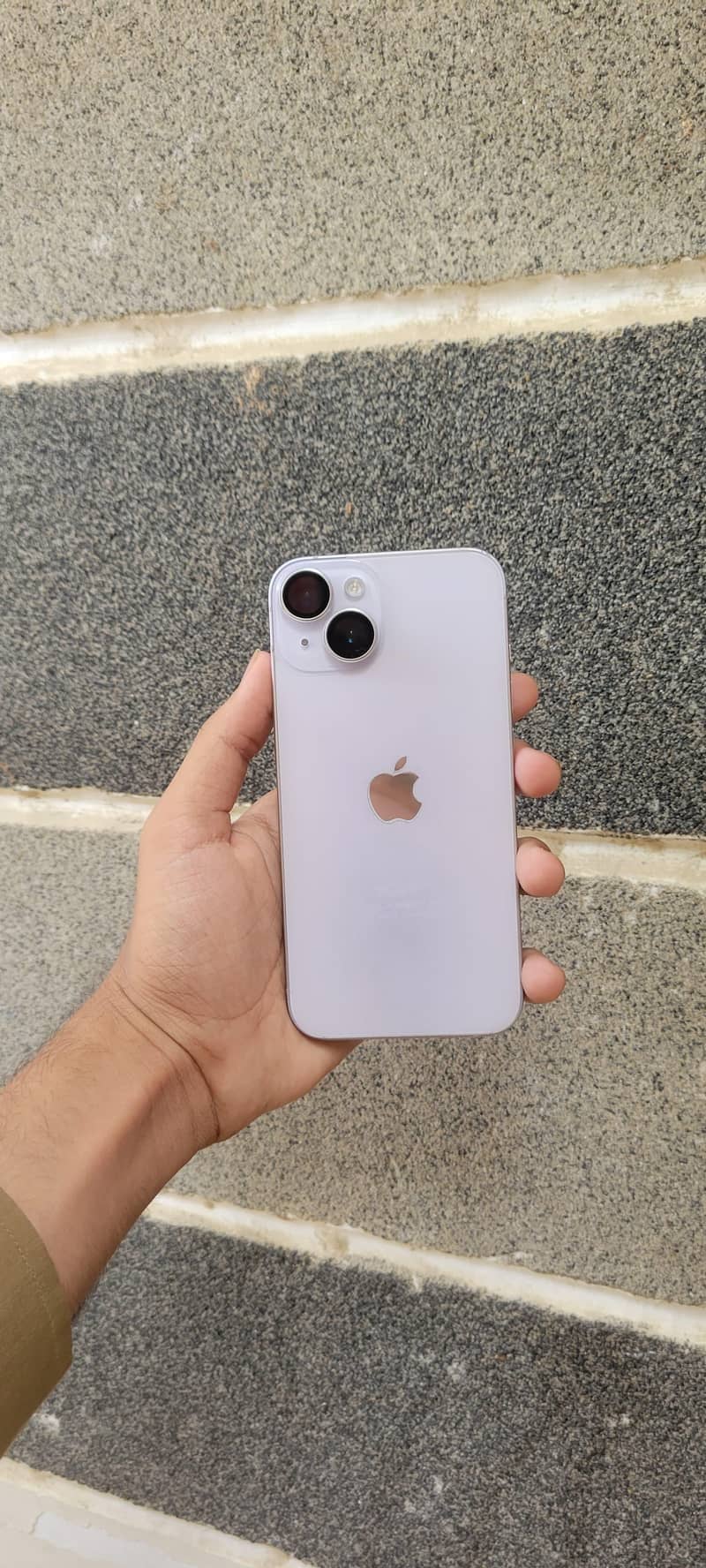 iPhone 14 4